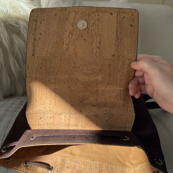 Corkor Backpack Bag Chocolate Brown Cork Vegan Sustainable Made in Portugal - Picture 8 of 14
